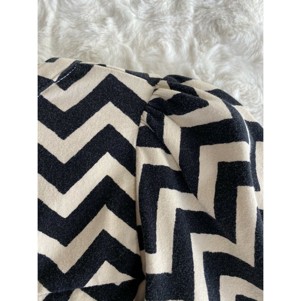Tea Collection Top Size 8 Women black chevron - Picture 6 of 8